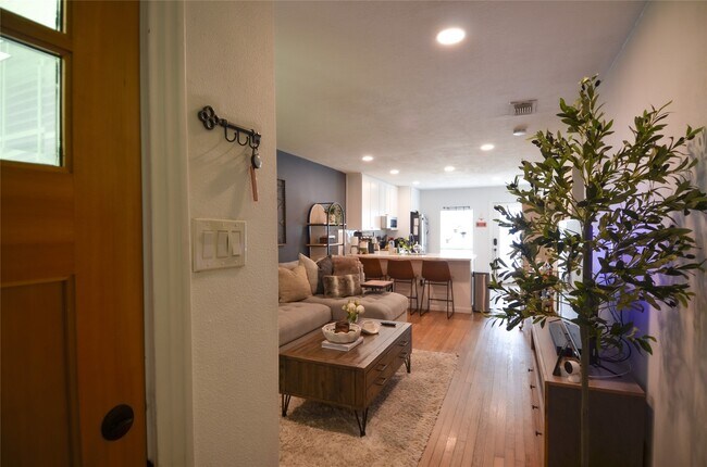 Foto del edificio - 219 W 30th St