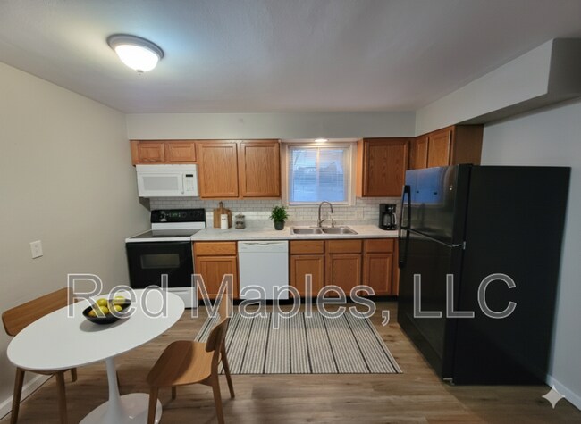 Foto del edificio - 3B Fairview Dr