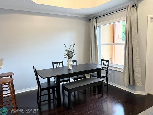 Foto del edificio - 2230 Coral Reef Ct