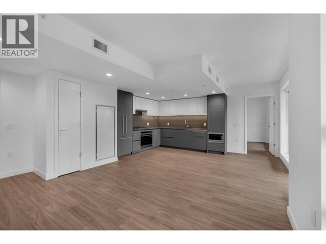 Building Photo - 2135 Springer Ave