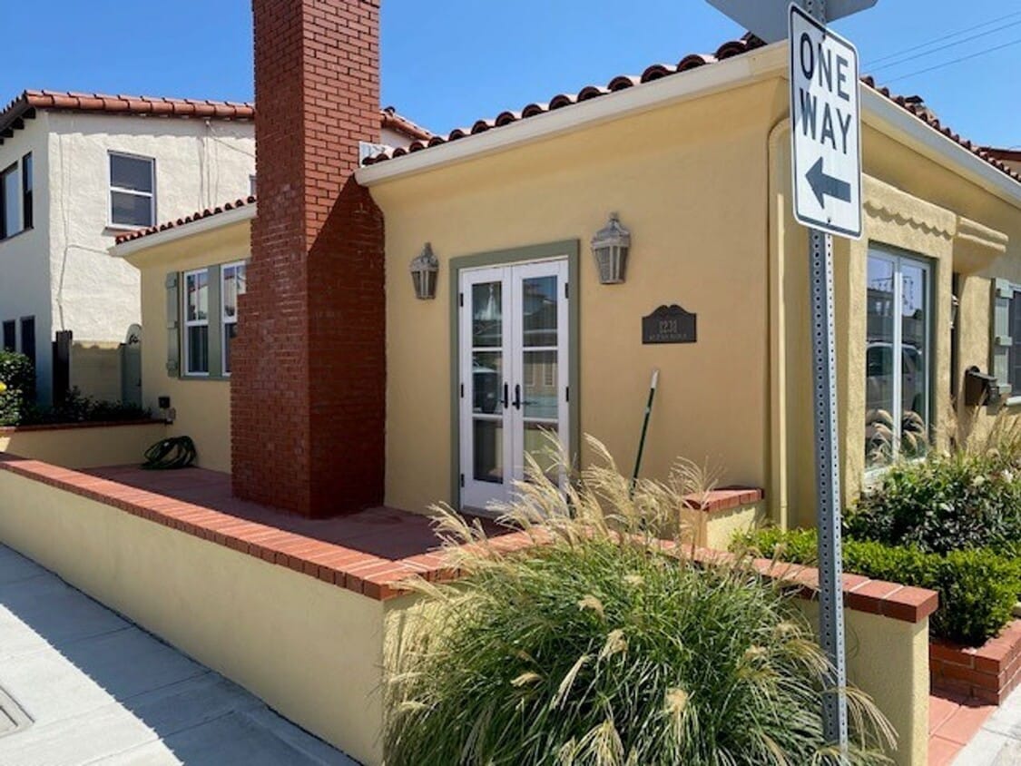 Primary Photo - 1231-1231 W Bay Ave