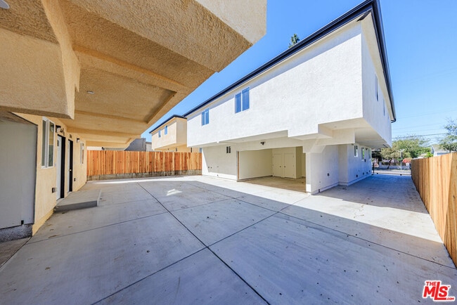 Building Photo - 1652 Murchison St