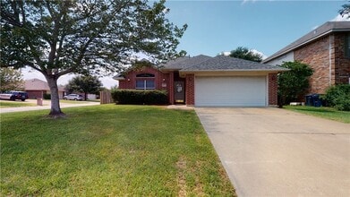 Building Photo - 235 Stuttgart Cir