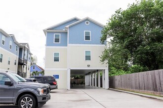 Building Photo - 144 W 5th St