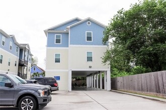 Building Photo - 144 W 5th St