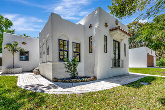 Building Photo - 828 35th St