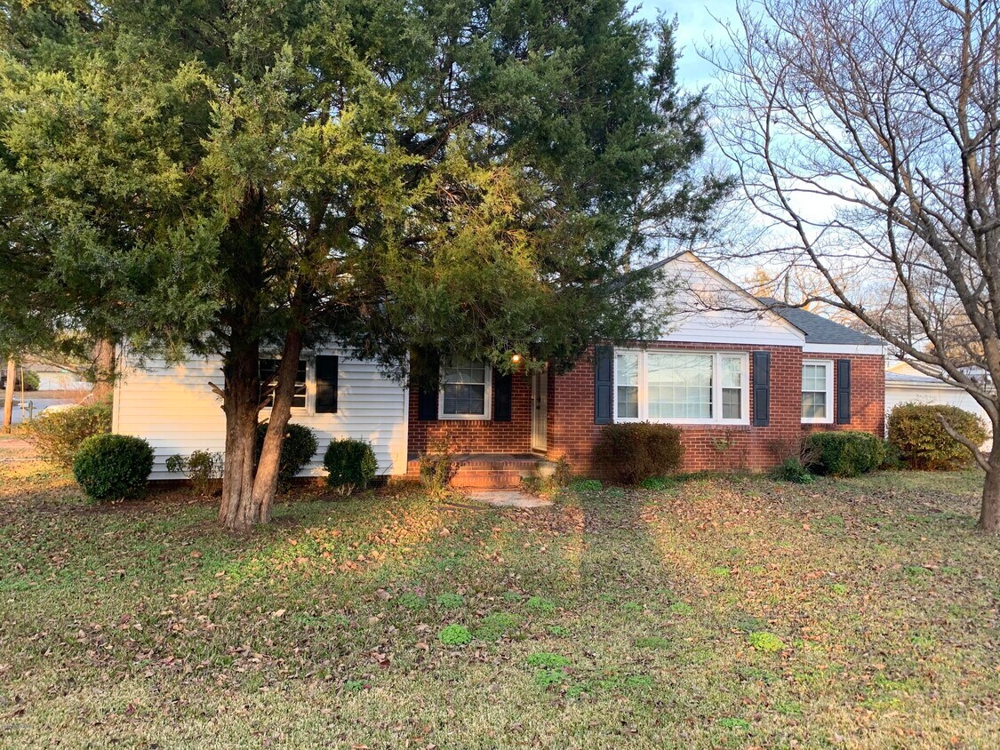 Foto principal - 2901 Jefferson Dr