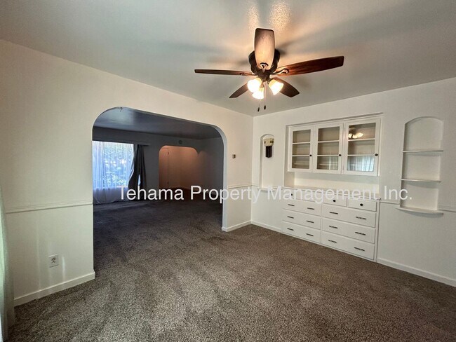 Building Photo - Adorable 2 bedroom 1 bathroom home in the ...