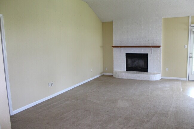 Building Photo - 244 Calhoun Dairy Dr