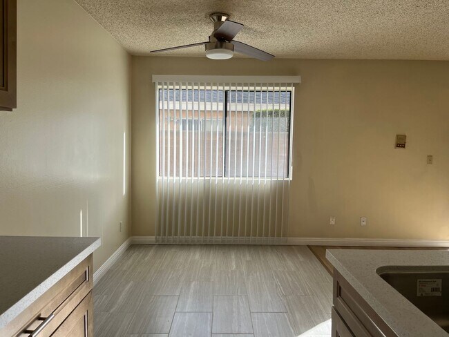 Foto del edificio - BELLA APARTMENTS: Beautiful 1 Bed / 1 Bath...