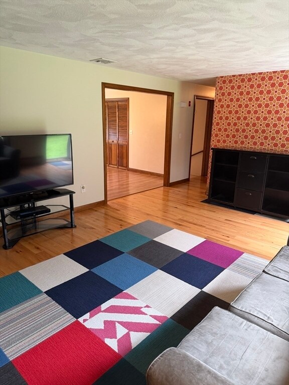 Foto del edificio - 465 Forest St