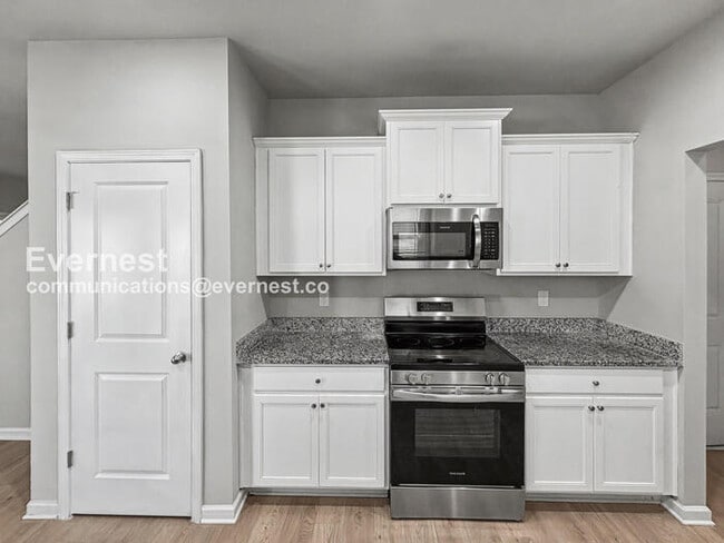 Building Photo - 322 Bertha Honey Stewart Dr