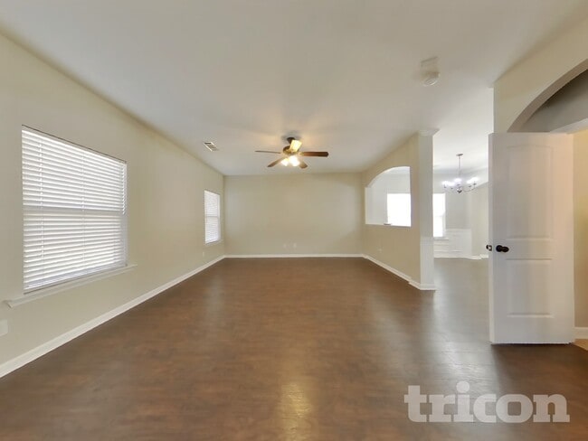 Building Photo - 1923 Ruby Mountain St