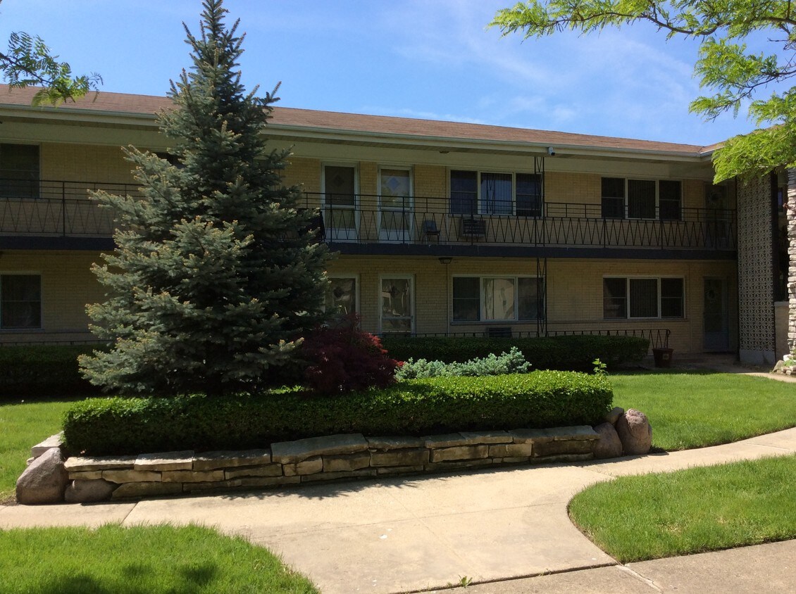 Primary Photo - 1805 W Touhy Ave
