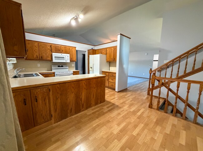Foto del edificio - 4220 Polaris Ln N