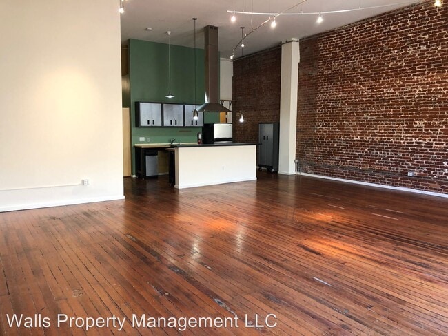 Building Photo - 211 1st Ave S