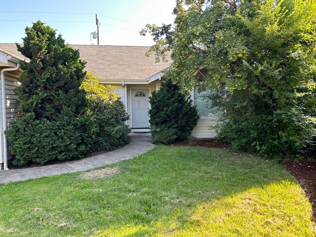 Building Photo - 2842 Shirley St