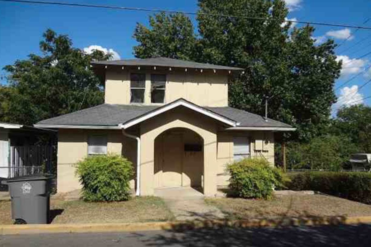 Primary Photo - Centerview Apartments