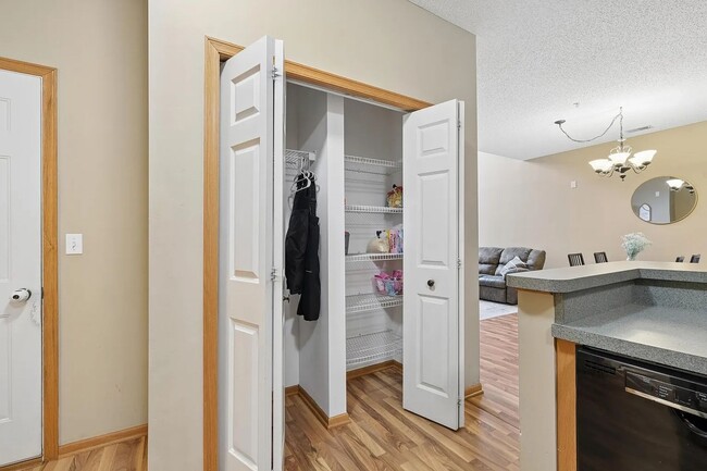 Building Photo - 14649 Peridot Ter