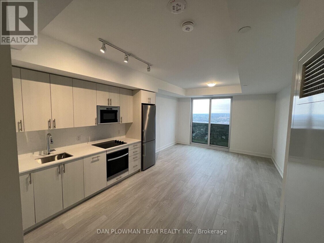 Photo principale - 2545-2545 Simcoe St N