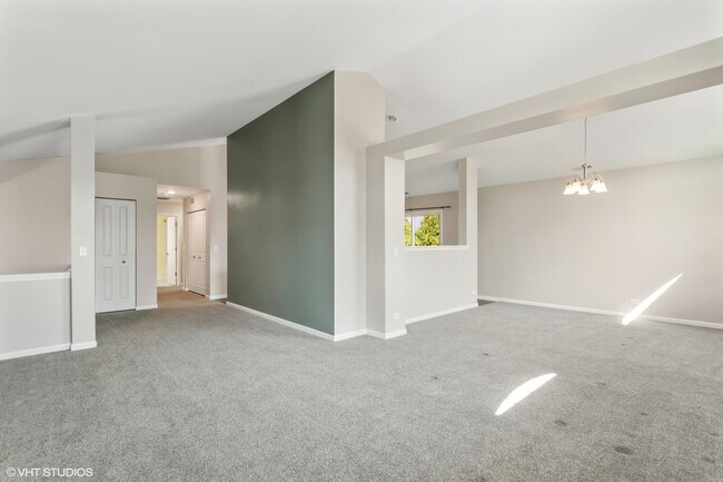 Building Photo - 1724 Fredericksburg Ln