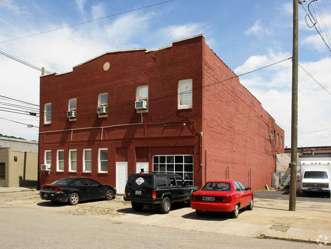 Building Photo - 122 17th St