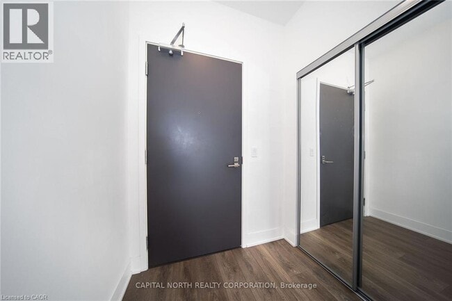 Photo du bâtiment - 2916 Hwy 7