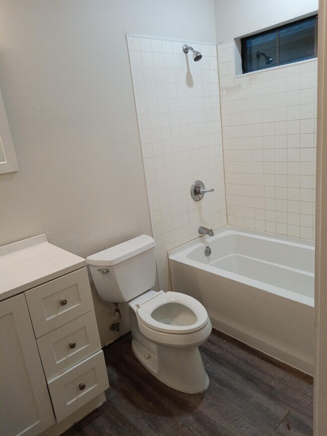 Foto del edificio - 324 Cummings St