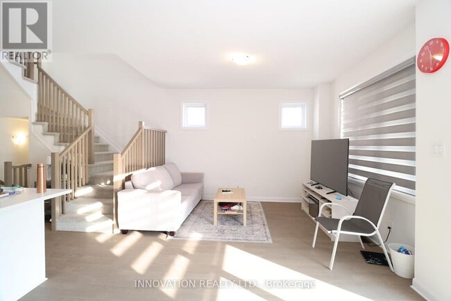 Building Photo - 322 Gisborne Pl
