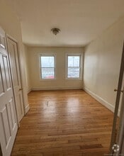Building Photo - 398 Bond St