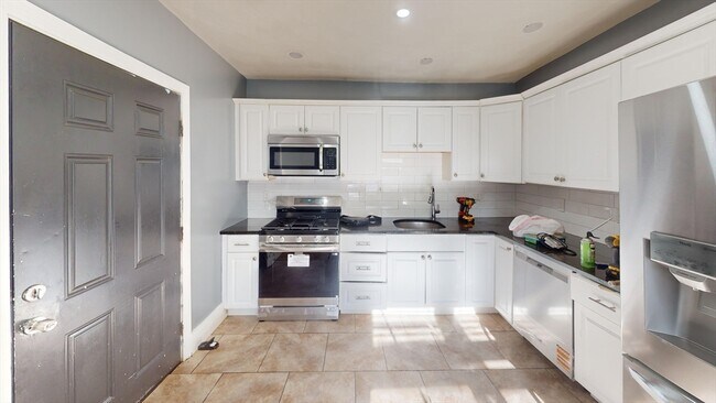 Building Photo - 100 Malden St