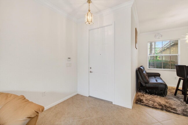 Building Photo - 7533 Topiary Ave