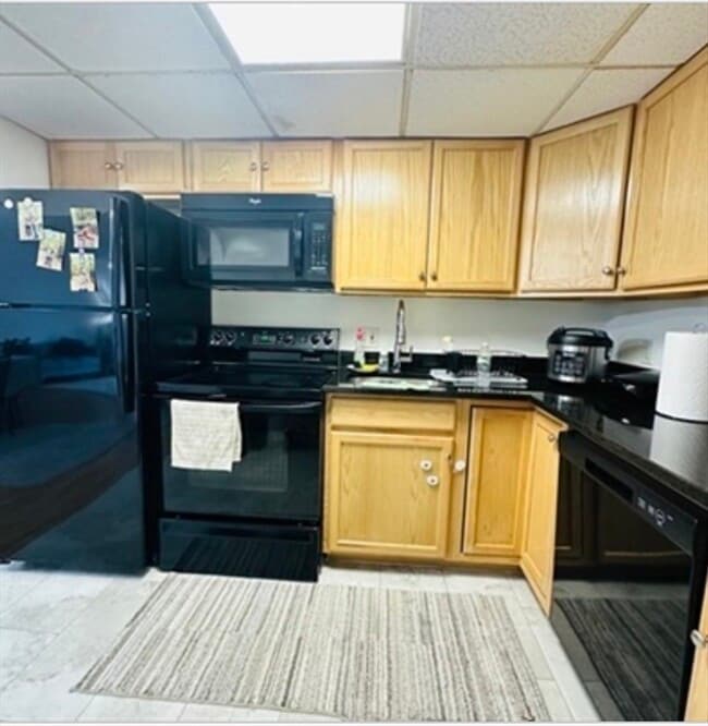 Foto del edificio - 8 Shadowbrook Ln