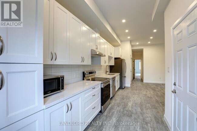 Photo du bâtiment - 620 Bathurst St
