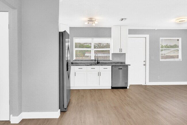 Foto del edificio - 3931 Kewanee Rd