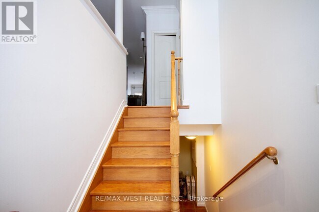 Photo du bâtiment - 104A BENSON AVENUE