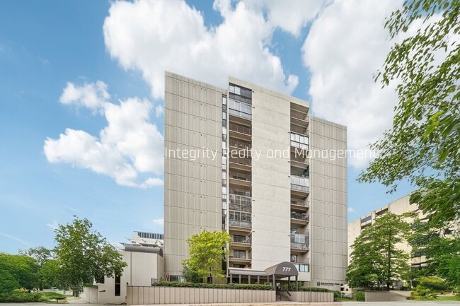 Building Photo - 777 N Washington St