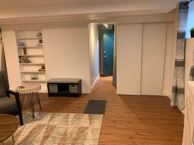Entry from living room - 1355 Quebec St