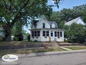 Building Photo - 1025 Burgess St