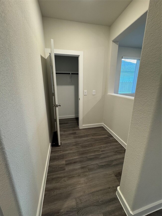 Foto del edificio - 18731 Frost Ridge Dr