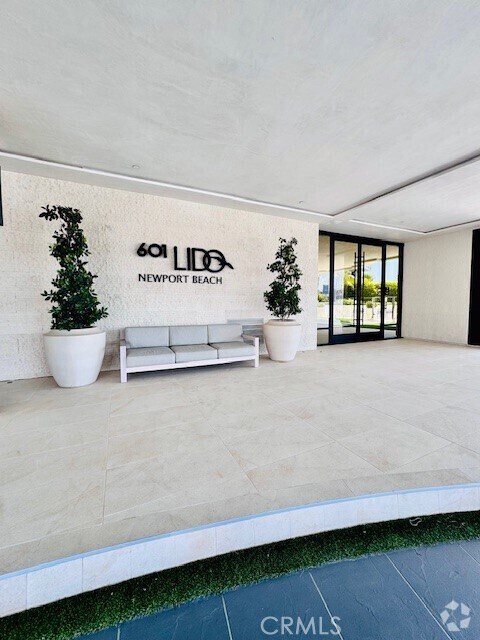Building Photo - 601 Lido Park Dr