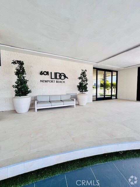 Building Photo - 601 Lido Park Dr