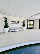Building Photo - 601 Lido Park Dr