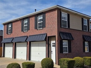 Building Photo - 610 SE Moberly Ln