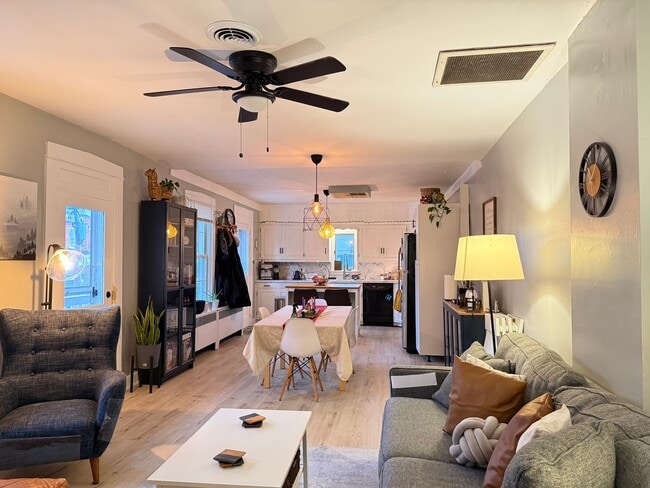 Foto del edificio - Charming 3 bedroom Apartment in Prime Lancaster City Location - HEAT INCLUDED!