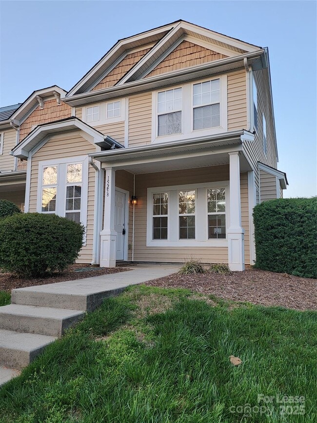 Building Photo - 15258 Crossing Gate Dr