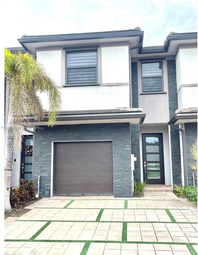 Foto del edificio - 9083 NW 159th St