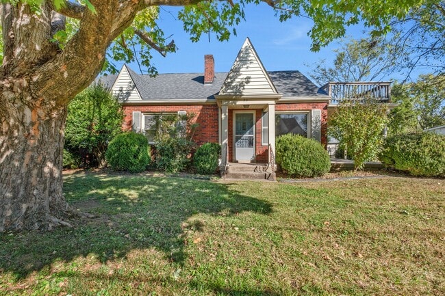 Building Photo - 223 Cumberland Dr