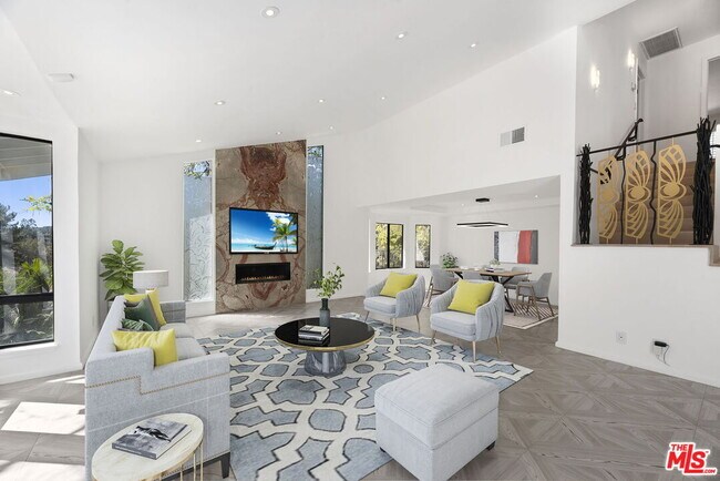 Building Photo - 2937 Deep Canyon Dr