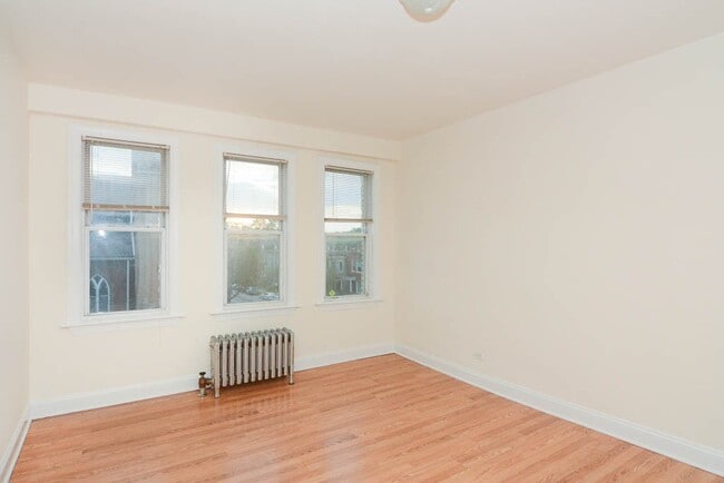 Building Photo - 2600 N Kimball Ave